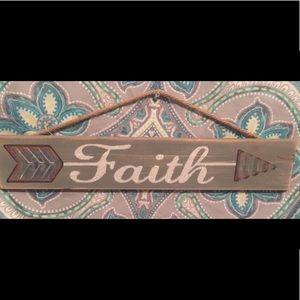 Metal and wood “Faith” sign -RUSTIC CUTE!!